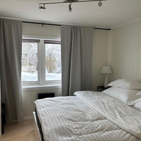 Sentral 4-Roms Leilighet I Trollbakken Tromso Ngoại thất bức ảnh