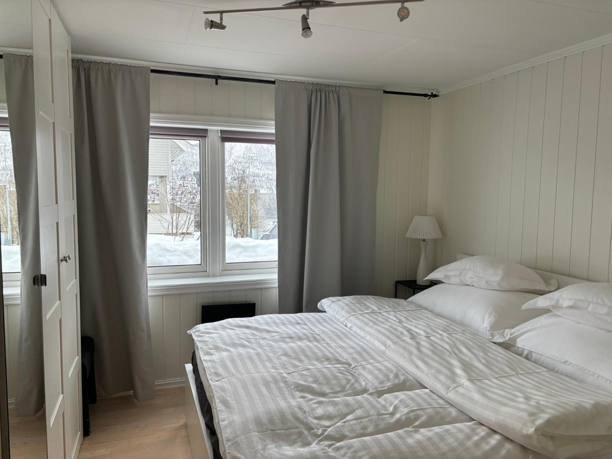 Sentral 4-Roms Leilighet I Trollbakken Tromso Ngoại thất bức ảnh